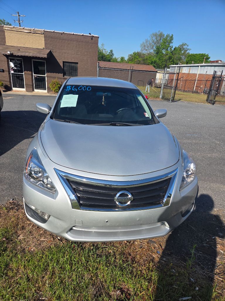 2014 Nissan Altima SV's photo