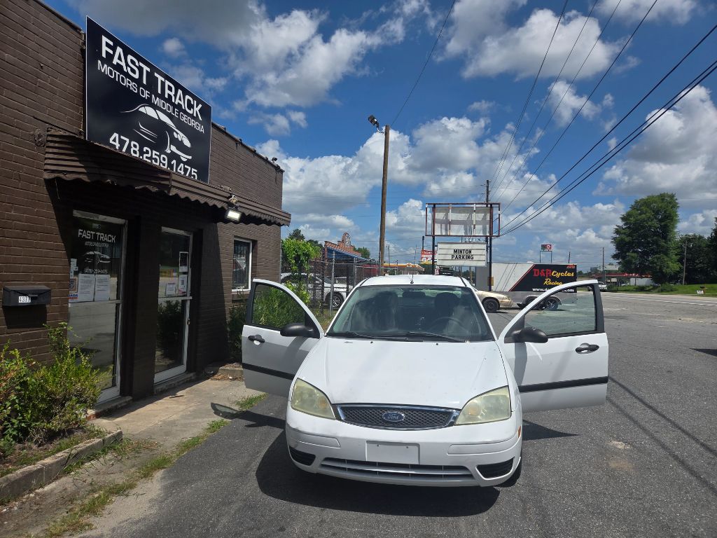 2006 Ford Focus ZX4 SE's photo